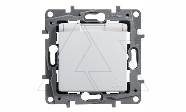 Etika - Розетка 2P+E нем. стд. с крышкой, со шторками IP44 (белый)