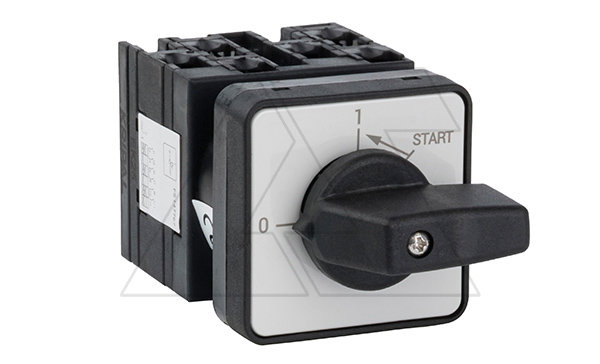 Переключатель UKT0-3-15513/E, 3P, 20A, тип 0-1←START (45°), на дверь, фронт IP65