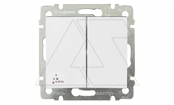 Valena - Переключатель на 2 направления двухклавишный, белый IP44