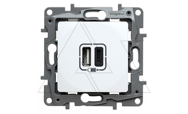 Etika - Зарядное устройство с двумя USB-разъемами Type A + Type C, 3000mA. (белый)