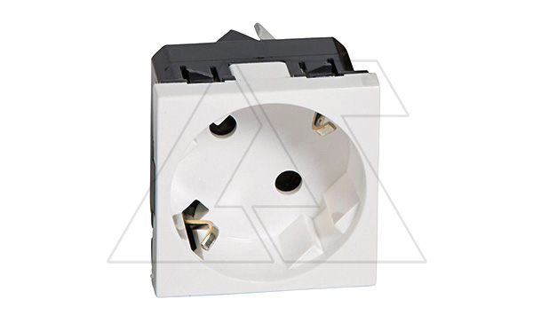 Mosaic - Розетка 2P+E, 2М, защ. шторки, пруж. зажимы, со смещением контактов 45°, белый