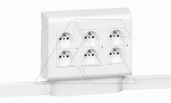 Mosaic - Накладная коробка с рамкой 3х4М, белая, верт. или гориз. монтаж с 031703/9