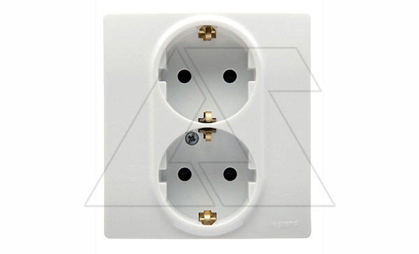 Etika - Розетка 2x2P+E нем. стд. (белый)