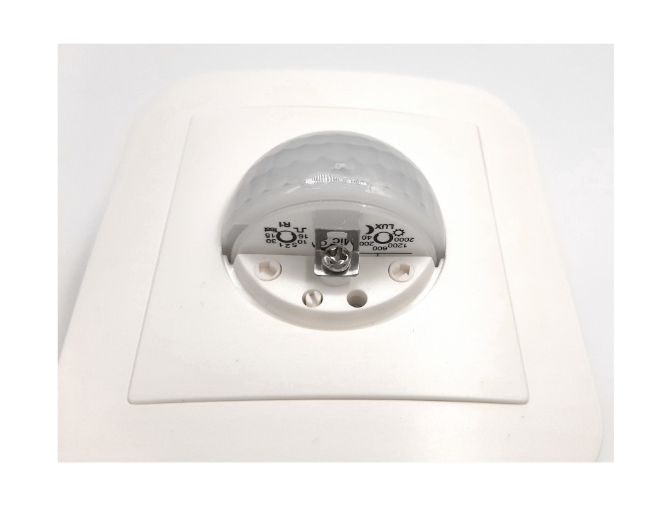 Датчик движения B.E.G. Indoor 180-R с рамкой от интернет-магазина amperkin.by