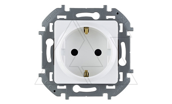 Inspiria - Розетка 2P+E нем. стд. со шторками (белый)