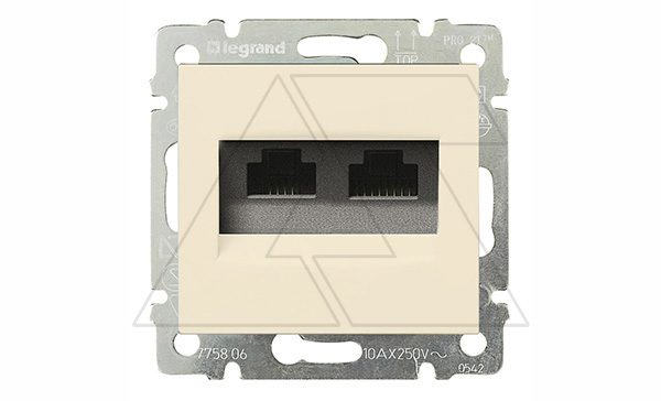 Valena - Розетка 2хRJ-45 UTP CAT5E 8конт., сл.кость (инд. упаковка)