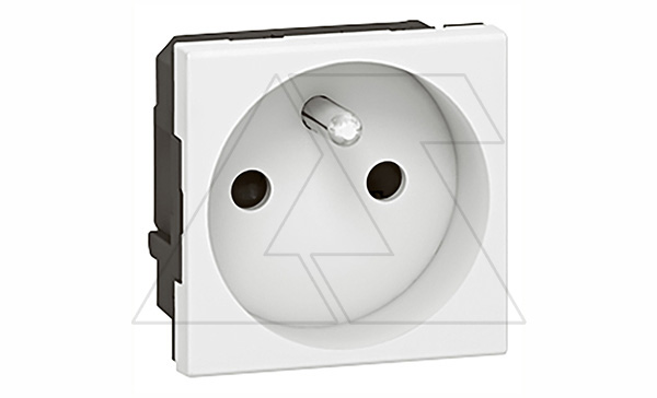 Mosaic - Розетка 2P+E, 2М, фр. стандарт, защ. шторки, 4мм.кв,  винт. зажимы, белый