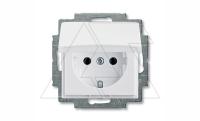 Basic 55 - Розетка 2P+E нем. стд. с крышкой (белый)