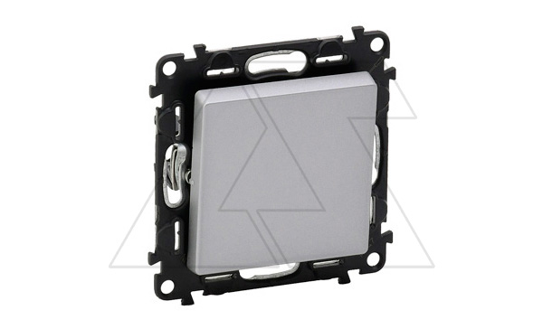 Valena Life - Выключатель кнопочный 6А, алюминий (инд. упаковка)