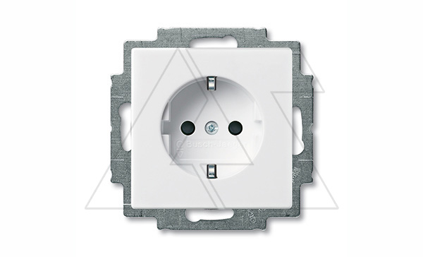 Basic 55 - Розетка 2P+E нем. стд. со шторками (белый)