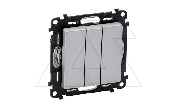 Valena Life - Выключатель трехклавишный, алюминий (инд. упаковка)