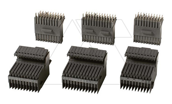 Блок скользящих контактов (правый) для вторичных цепей AUX Q SY PR330/R SOR UVR SCR выкатного T7/T7M