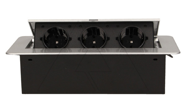 Блок розеточный встраиваемый 3x2P+E со шторками, без кабеля, 3600вт, алюминий (стикерованный)