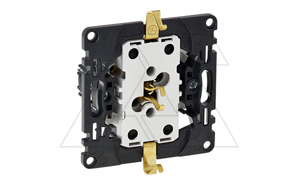 Valena In'Matic - Розетка 2х2P+E, нем. стд., со шторками, безвинтовые зажимы