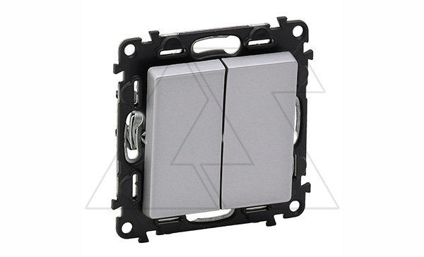 Valena Life - Переключатель на 2 направления двухклавишный, алюминий (инд. упаковка)