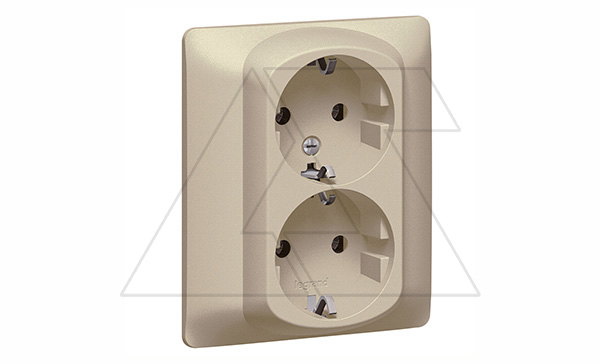 Galea Life - Розетка 2х2P+E нем.стд. со шторками в сборе, Titanium