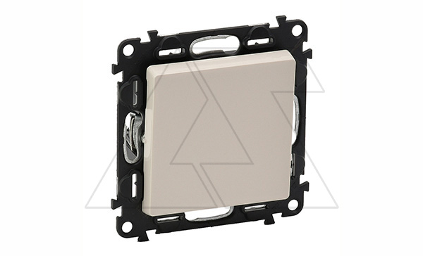 Valena Life - Переключатель промежуточный, слоновая кость (инд. упаковка) (стикерованный)